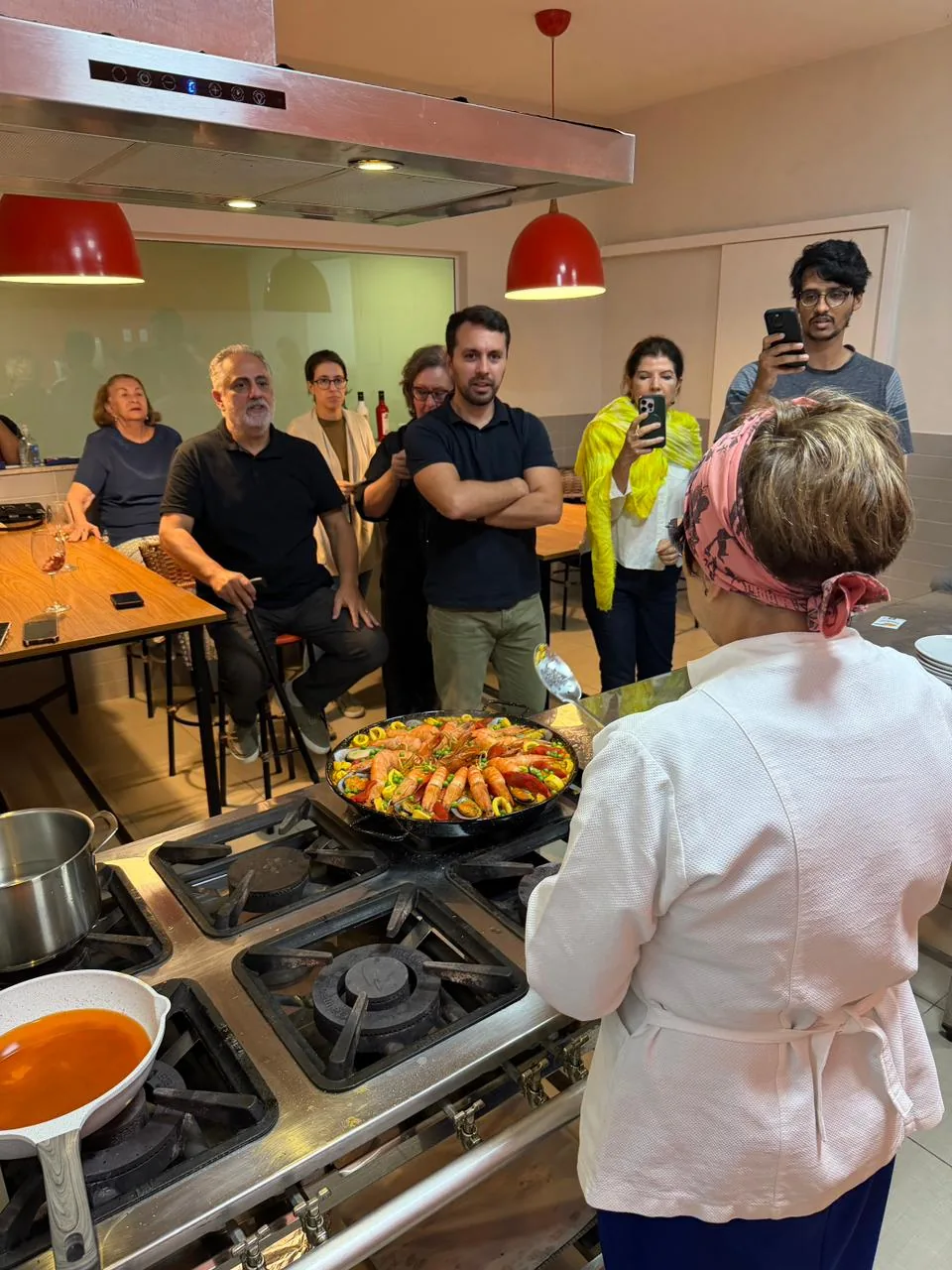 Chef em ação na cozinha do Mosaico